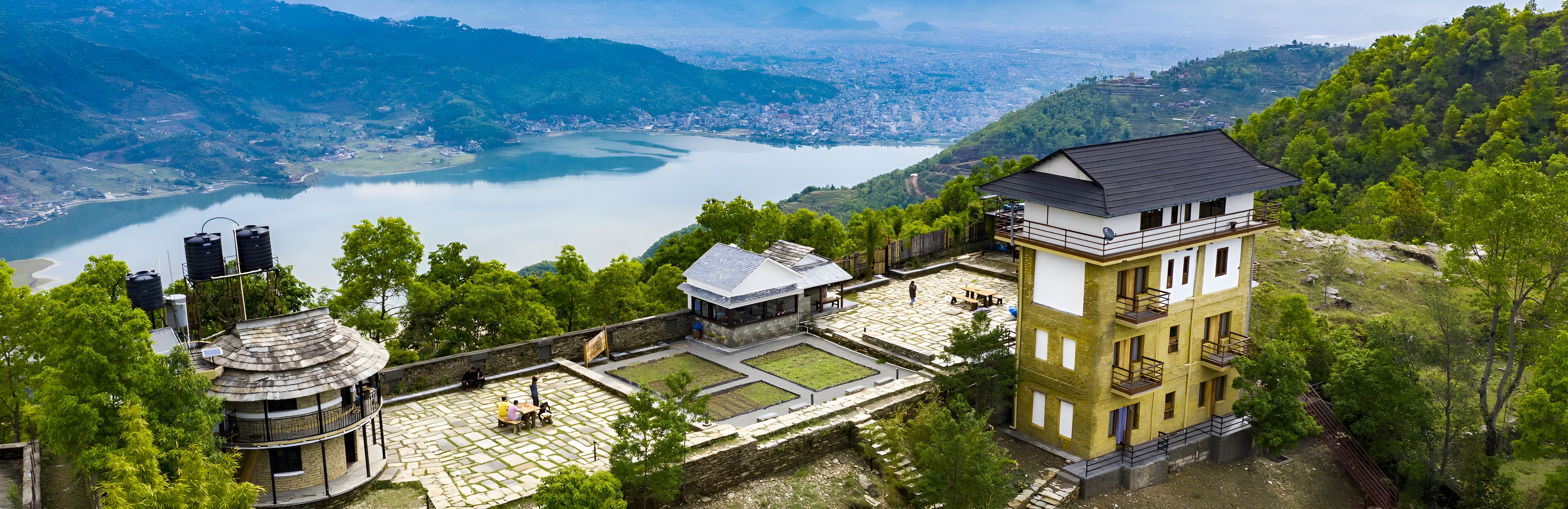 Panoramic mountain & lake views